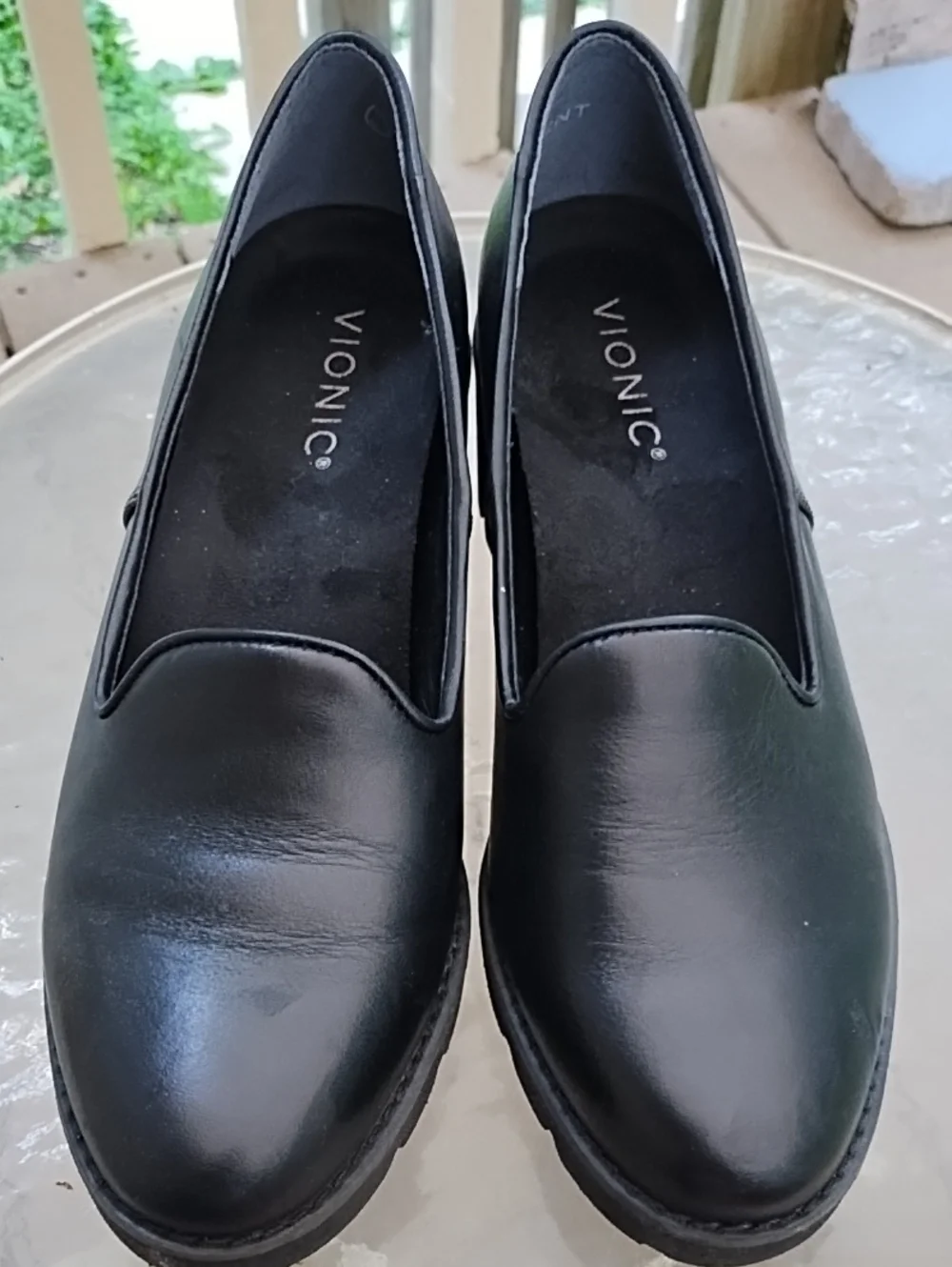 Vionic water repellent wedge